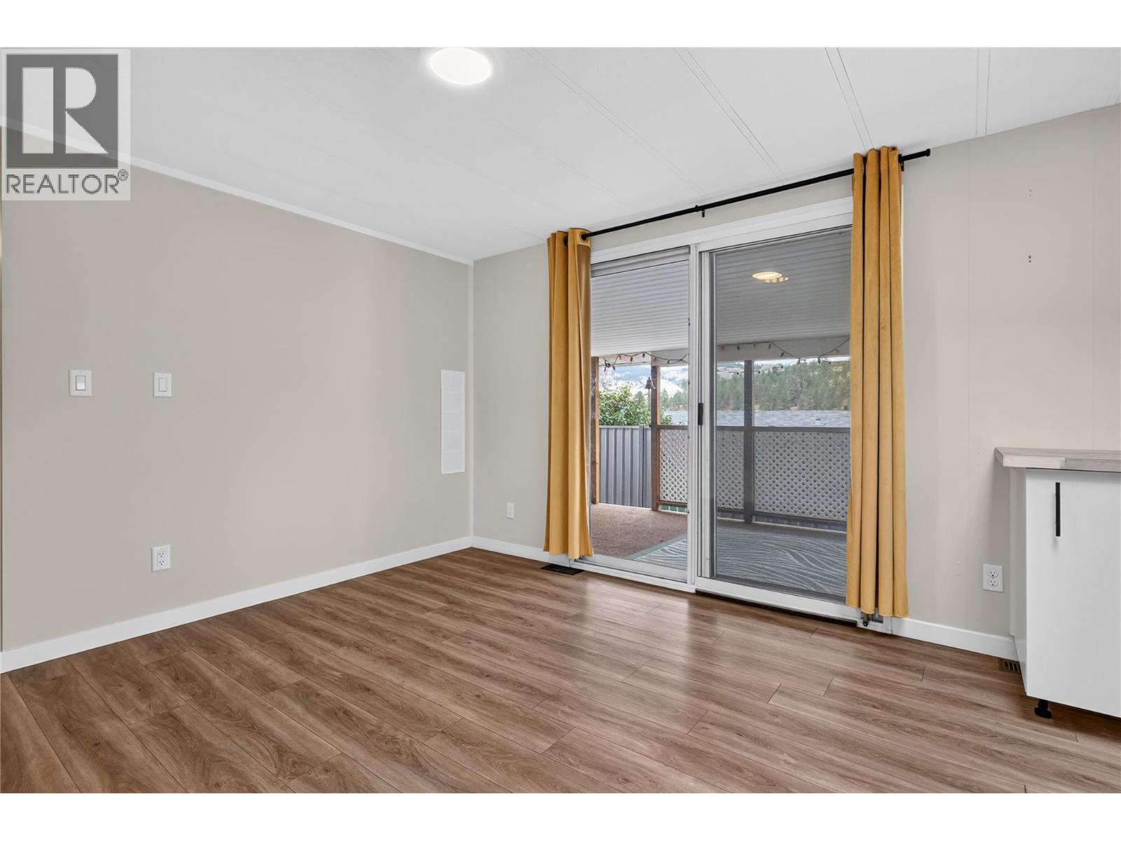 532 Guildford Court - Image 14