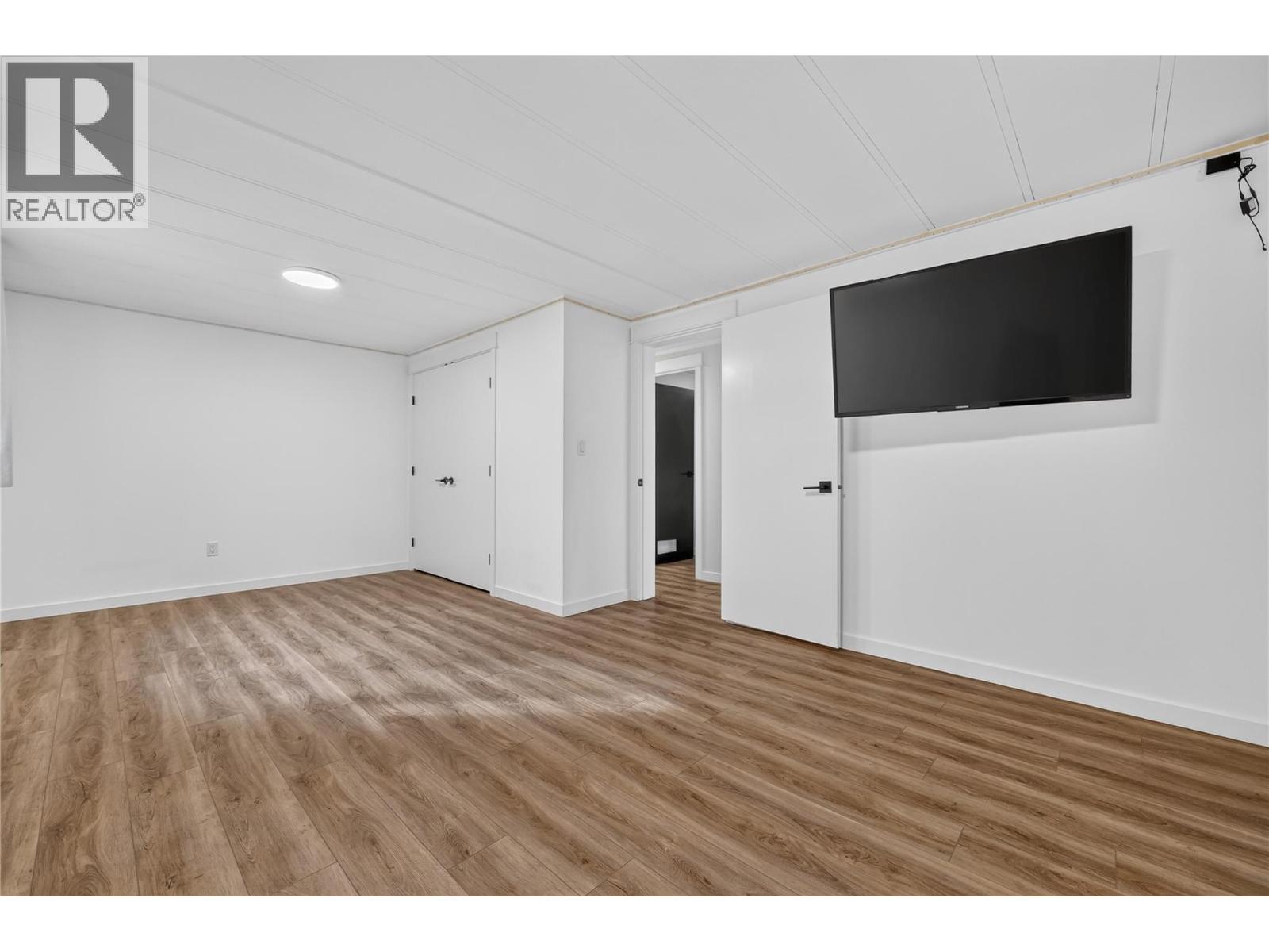 532 Guildford Court - 18