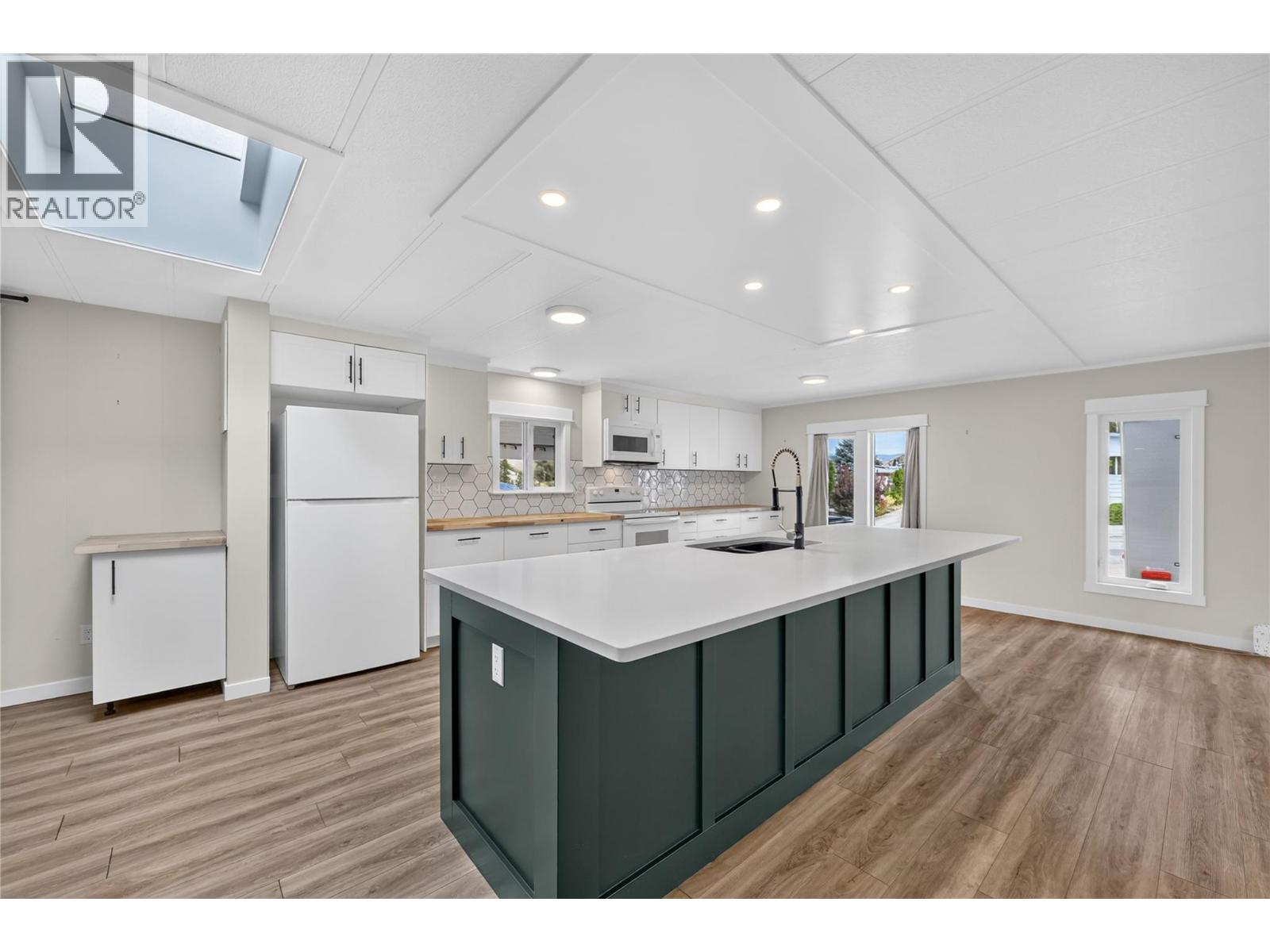 532 Guildford Court - 5