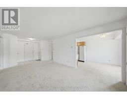 Bathroom - 303 - 416 Limeridge Road E, Hamilton, ON L9A2S7 Photo 10