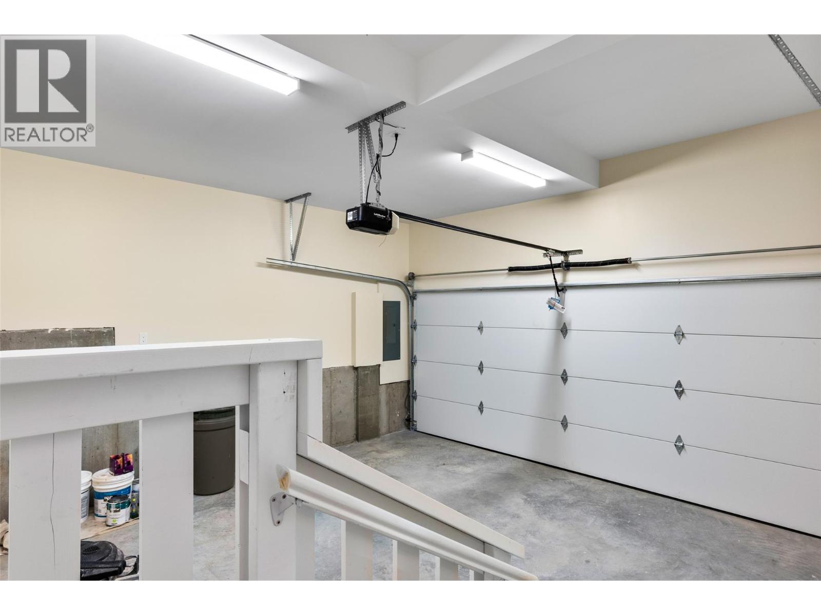 2733 Grandview Heights - Image 26