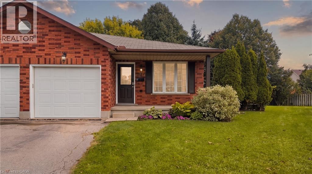 541 OLD ABBEY Court Unit# B, Waterloo