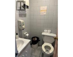 676 Fennell Avenue E, Hamilton, ON L8V1V4 Photo 10
