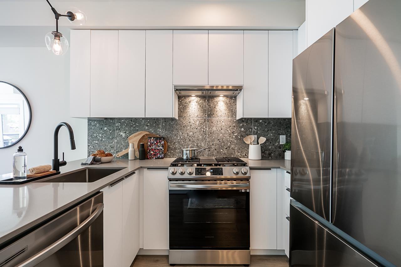 102 7936 206 STREET, Langley