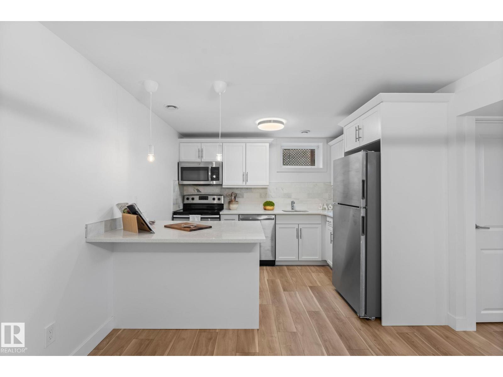 6108 102 AV NW - 34