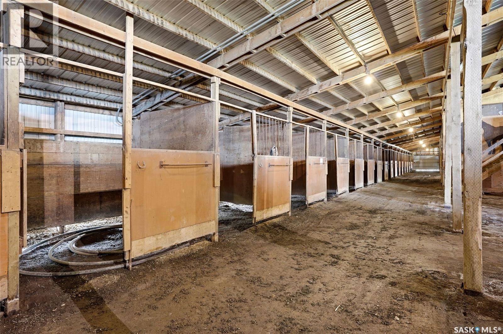 Bienfait Riding Arena/Shop and Land, Estevan Rm No. 5 — photo 10