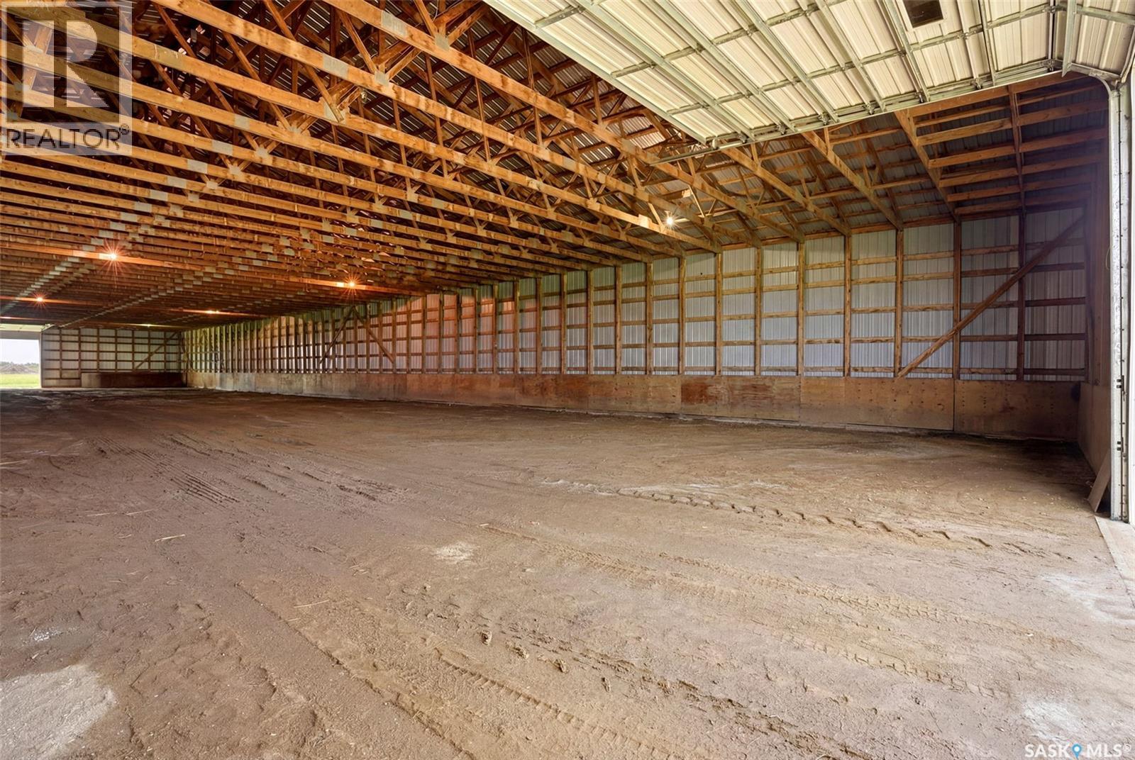 Bienfait Riding Arena/Shop and Land, Estevan Rm No. 5 — photo 4