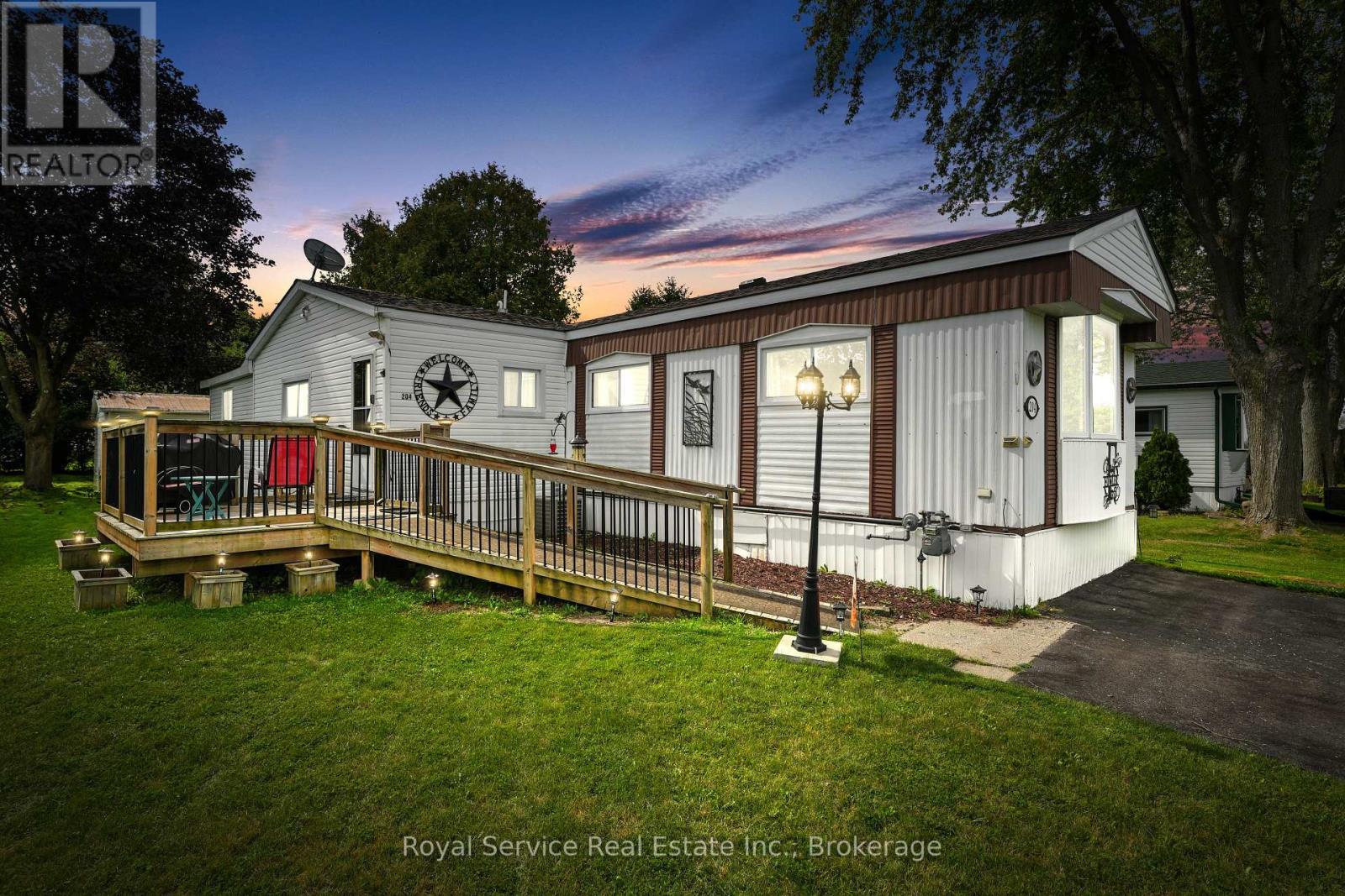 Property for sale at 204 LYNN CRESCENT