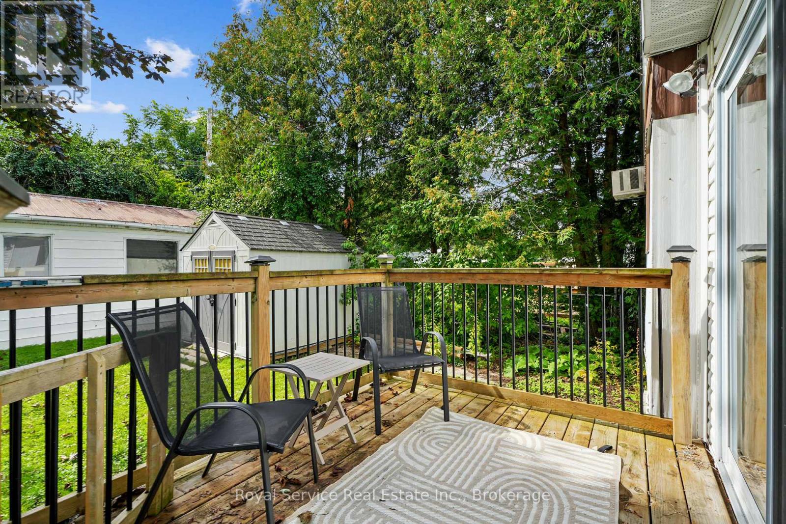204 LYNN CRESCENT - 41