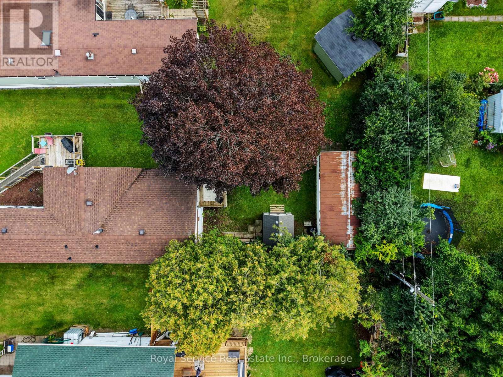 204 LYNN CRESCENT - 6