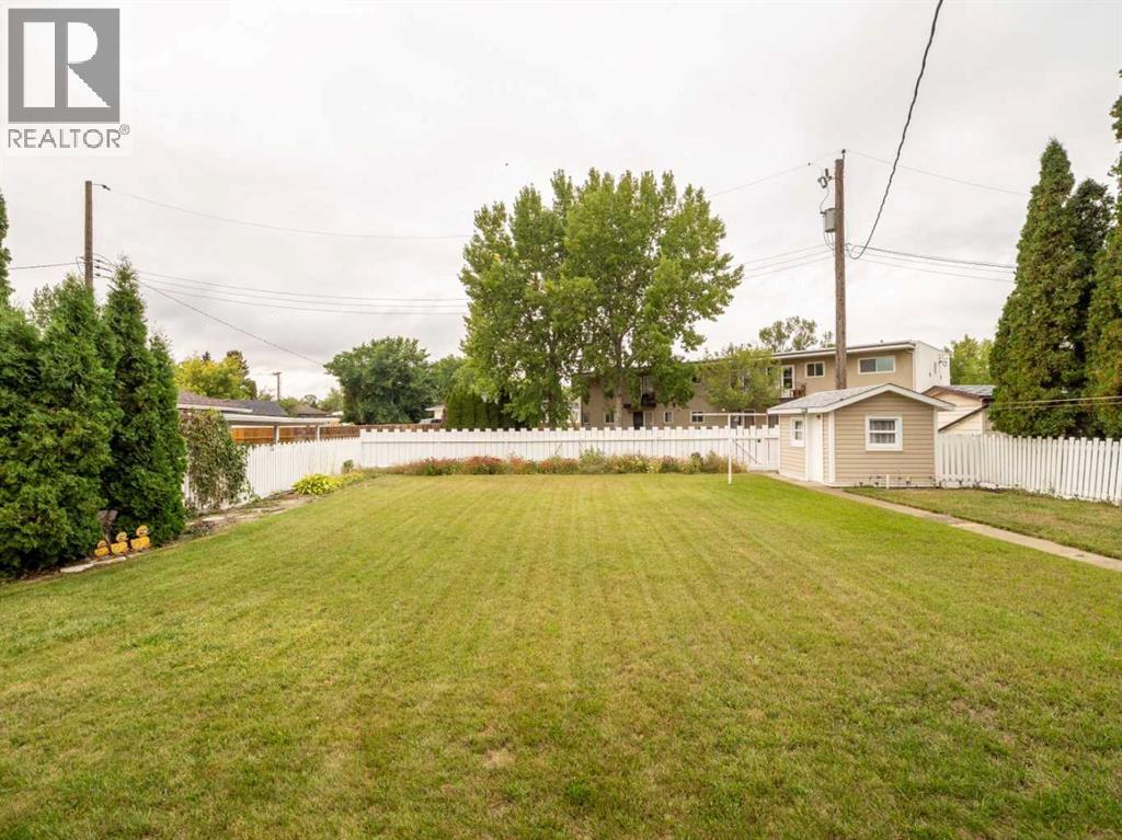 824 Stafford Drive N - 33