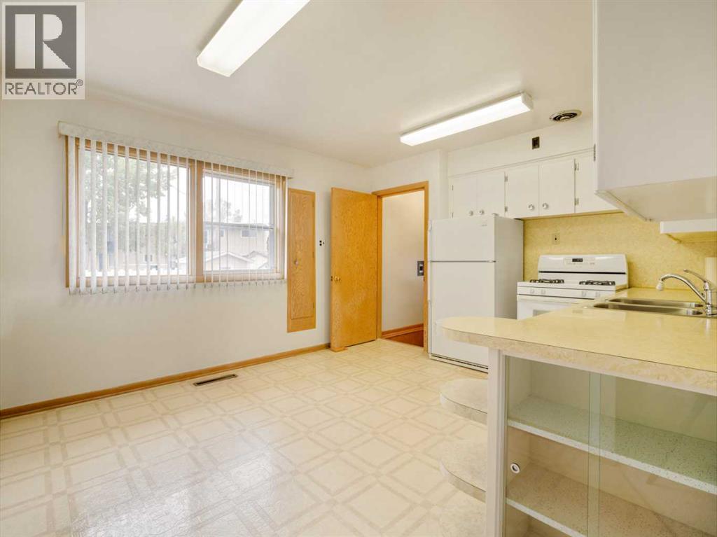 824 Stafford Drive N - 15