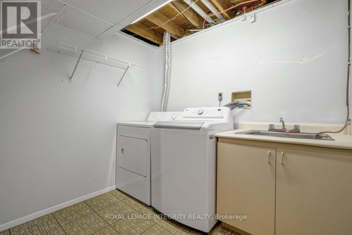 2432 AUTUMN HILL CRESCENT photo 19