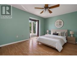 2432 Autumn Hill Crescent, Ottawa, ON K1B4M5 Photo 11