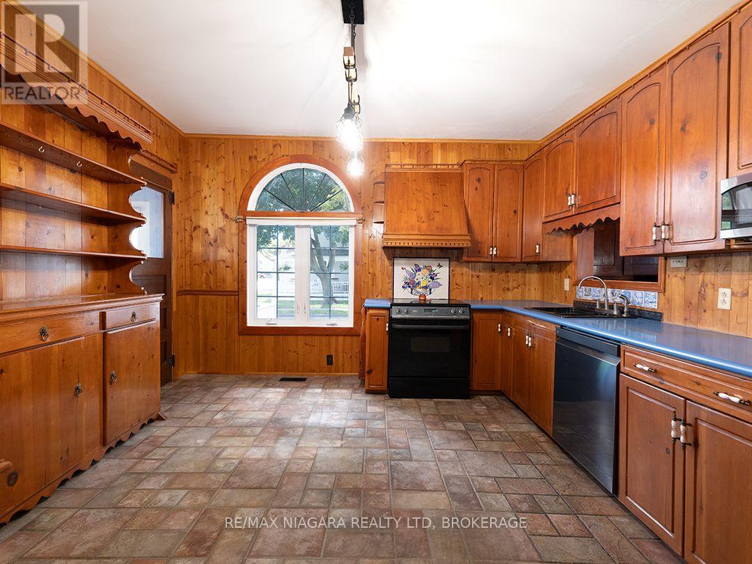 632 KING STREET, Port Colborne (Main Street) — photo 9