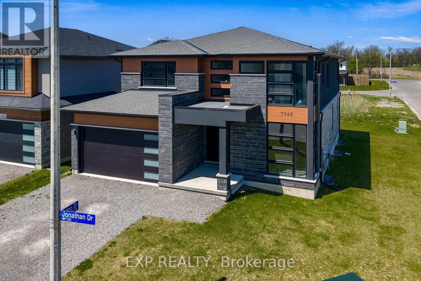 7365 JONATHAN DRIVE, Niagara Falls (Brown) — photo 2