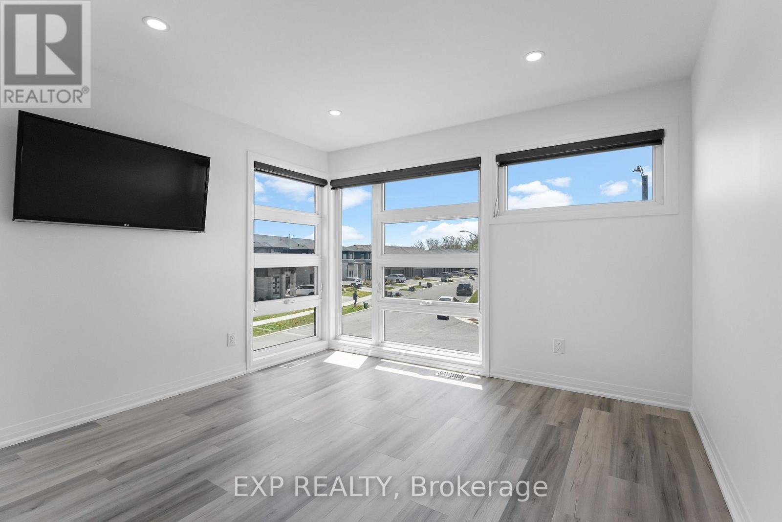 7365 JONATHAN DRIVE - Image 32