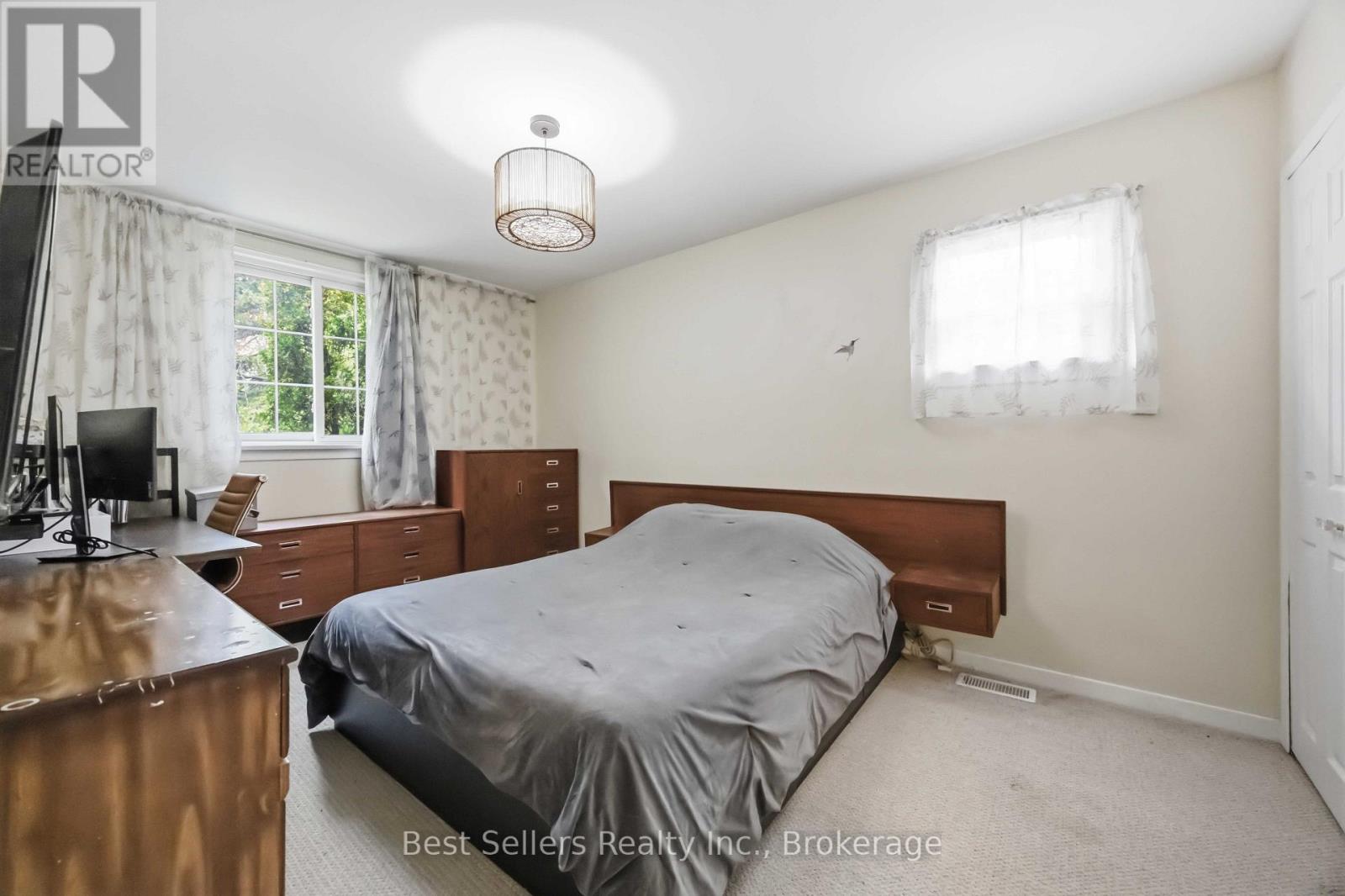 5 Benfrisco Crescent, Toronto, ON photo 18