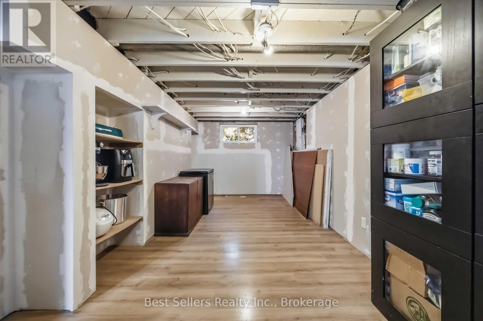 5 BENFRISCO CRESCENT - 24