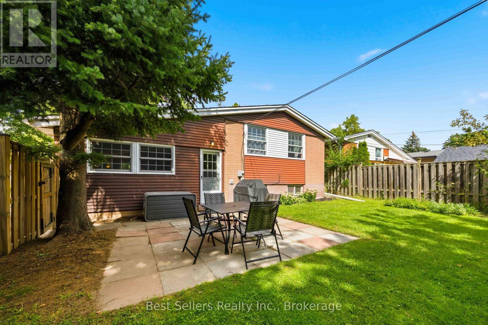 5 Benfrisco Crescent, Toronto, ON photo 34