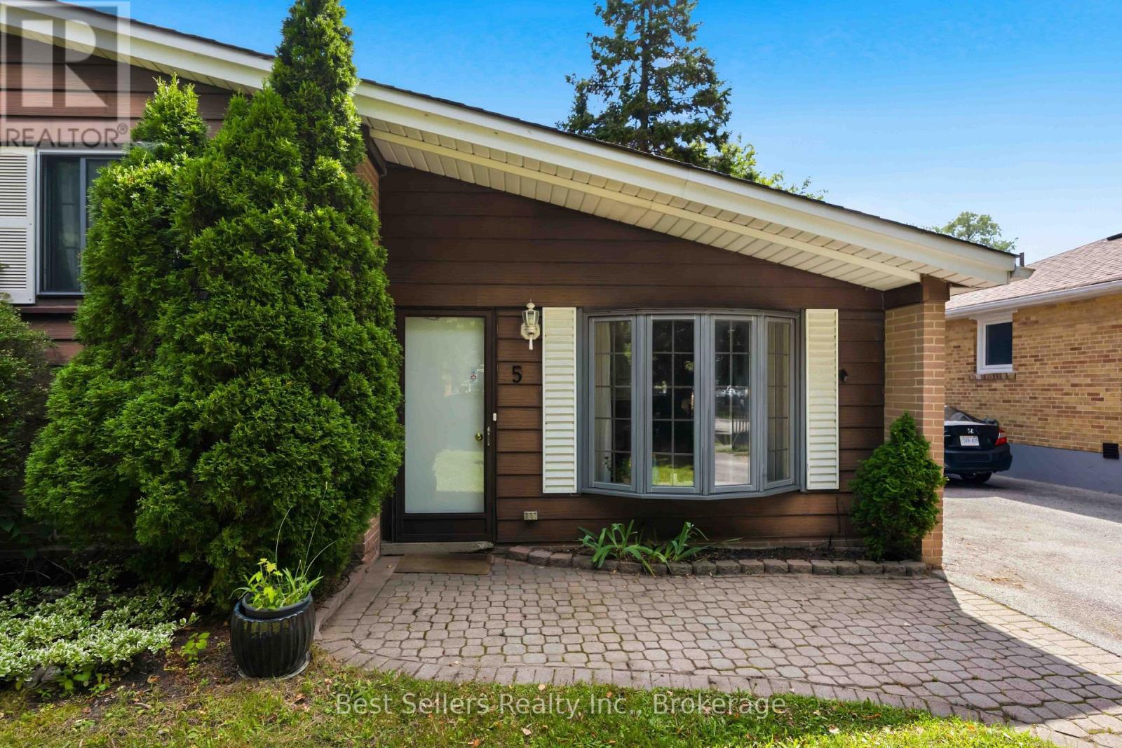 5 BENFRISCO CRESCENT - 4
