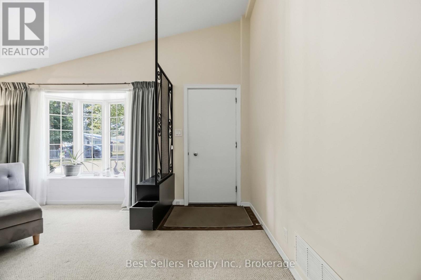 5 BENFRISCO CRESCENT - 5