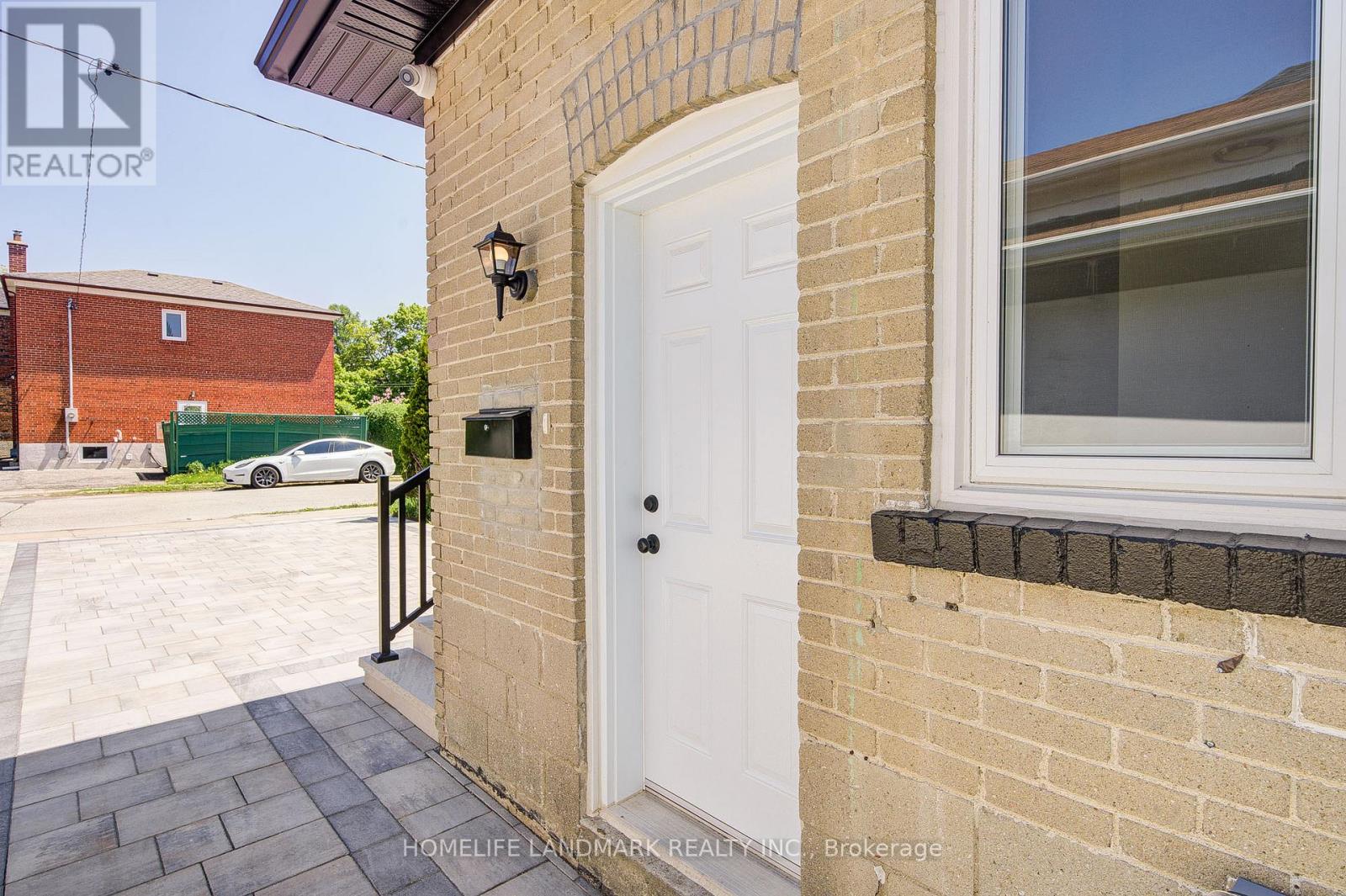 64 LAUREL AVENUE, Toronto (Kennedy Park) — photo 9