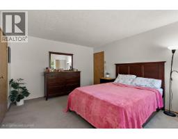 Ensuite - 3301 Argyle Pl, Saanich, BC V8P5R8 Photo 13
