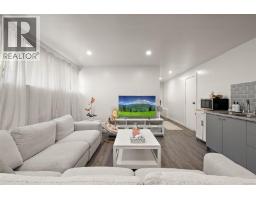 3301 Argyle Pl, Saanich, BC V8P5R8 Photo 22