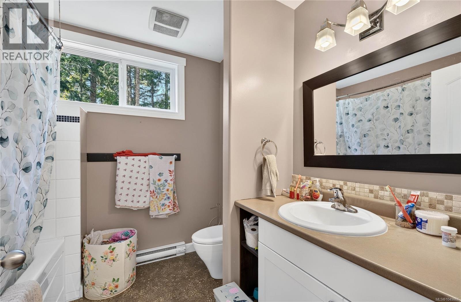 135 Pine Pl - 16