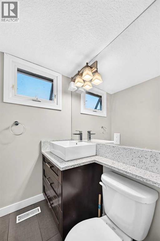 2515 62 Street NE - 27