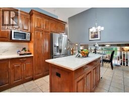 4pc Bathroom - 54 Royal Crest Way, Calgary, AB T3G4M7 Photo 14