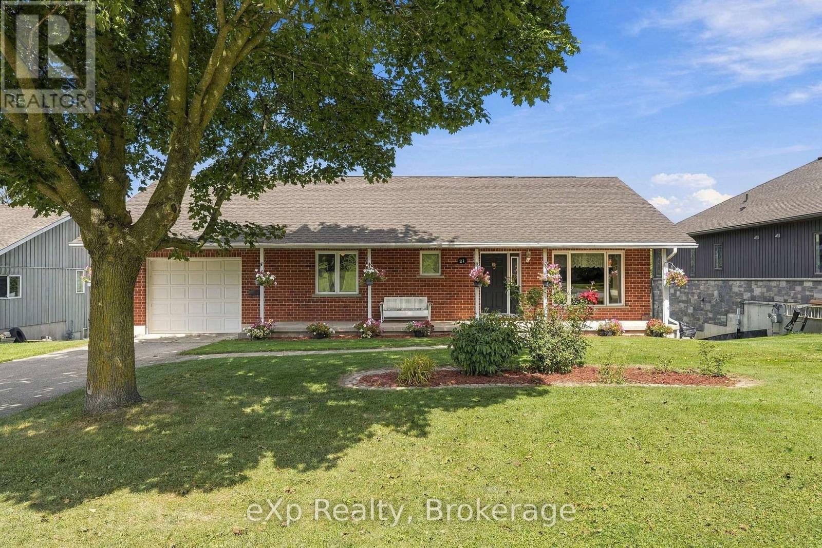 21 ANDREW STREET, South Bruce — photo 2