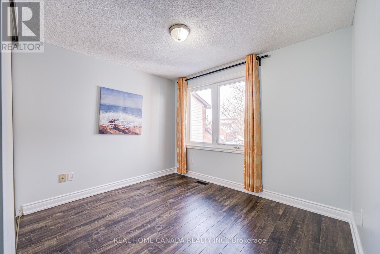 21 HALLEN ROAD - 18