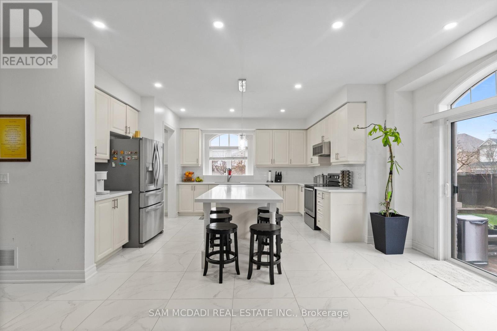 2 BAKERSFIELD ROAD, Brampton (Vales of Castlemore) — photo 11