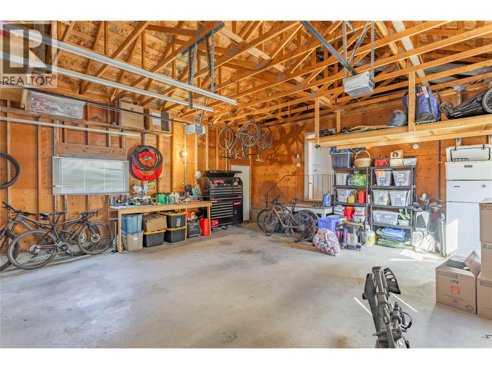  2245 Thacker Drive, West Kelowna
