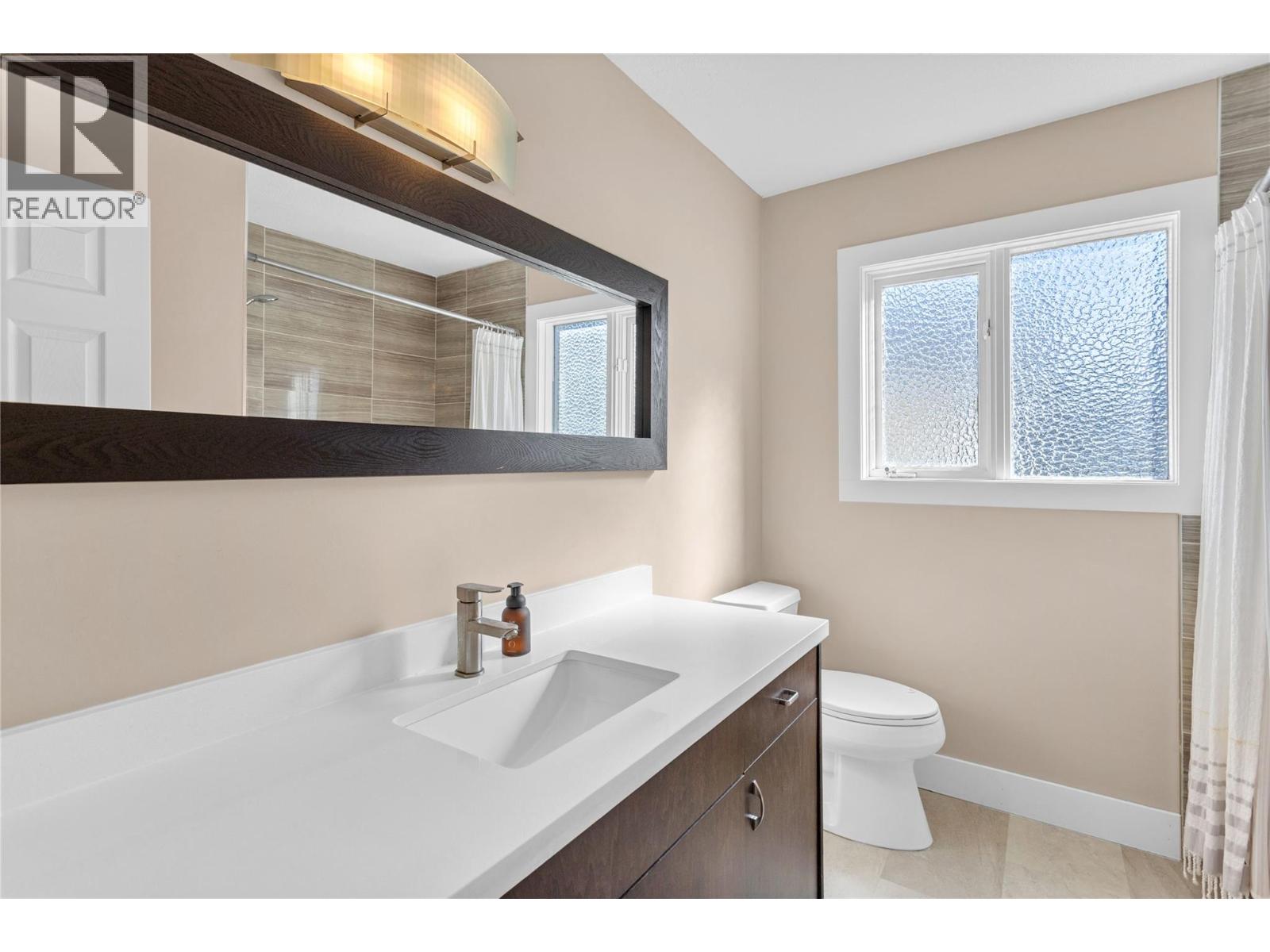  2245 Thacker Drive, West Kelowna