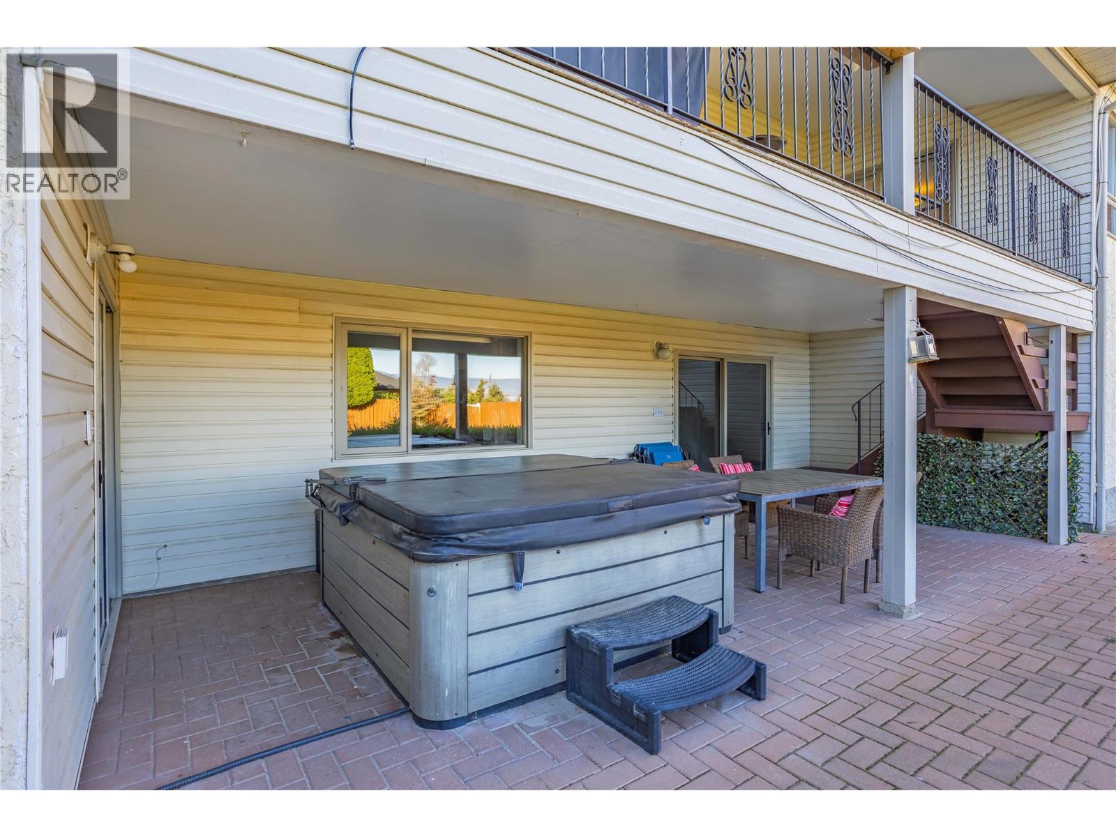  2245 Thacker Drive, West Kelowna