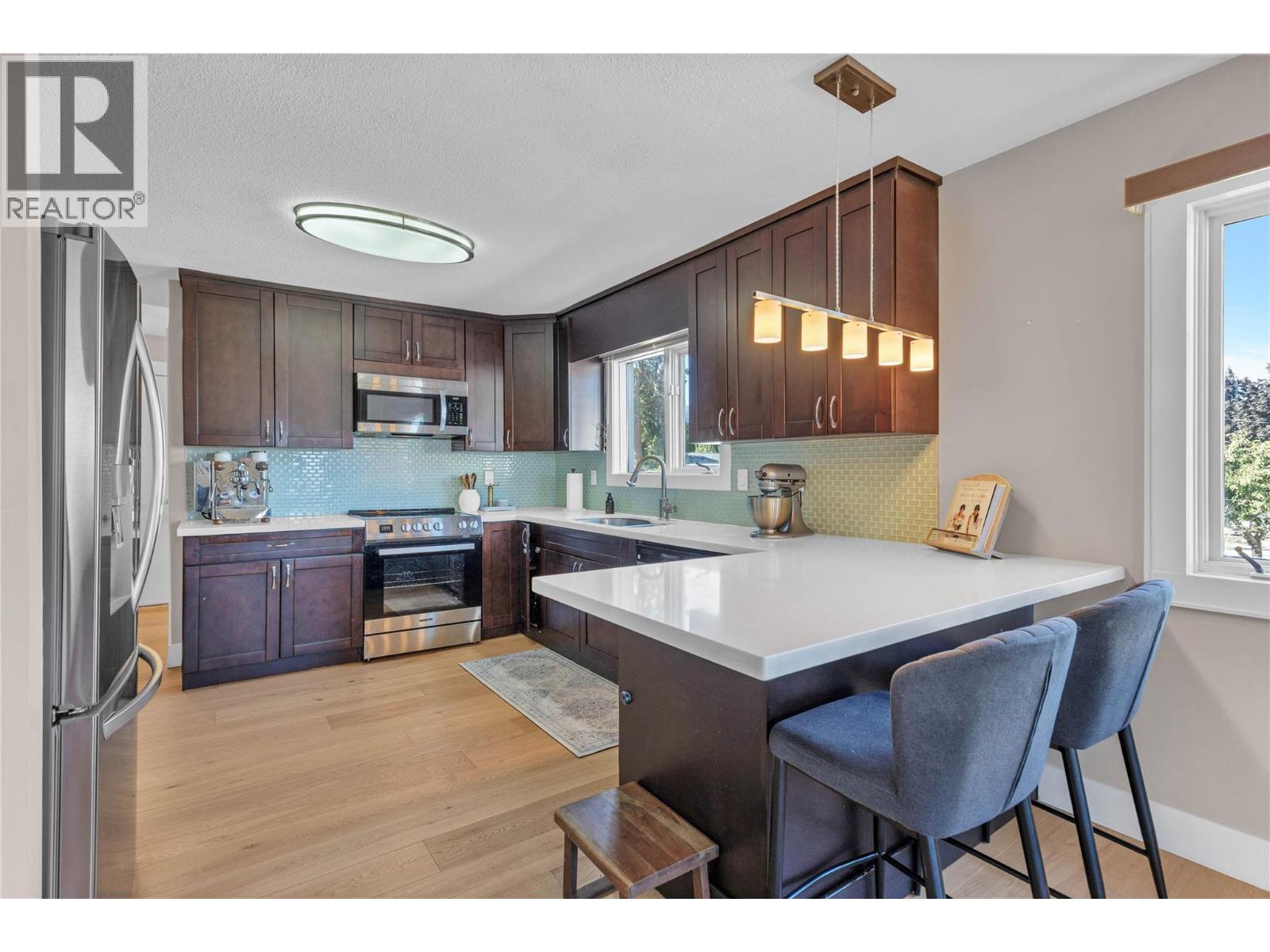  2245 Thacker Drive, West Kelowna