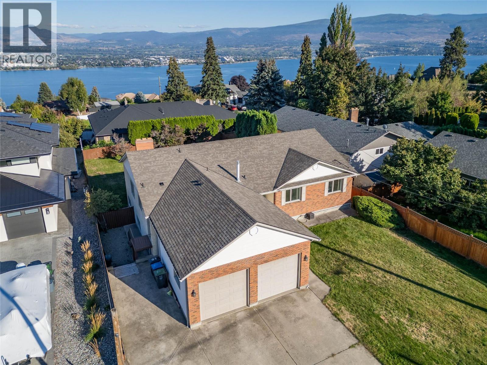  2245 Thacker Drive, West Kelowna