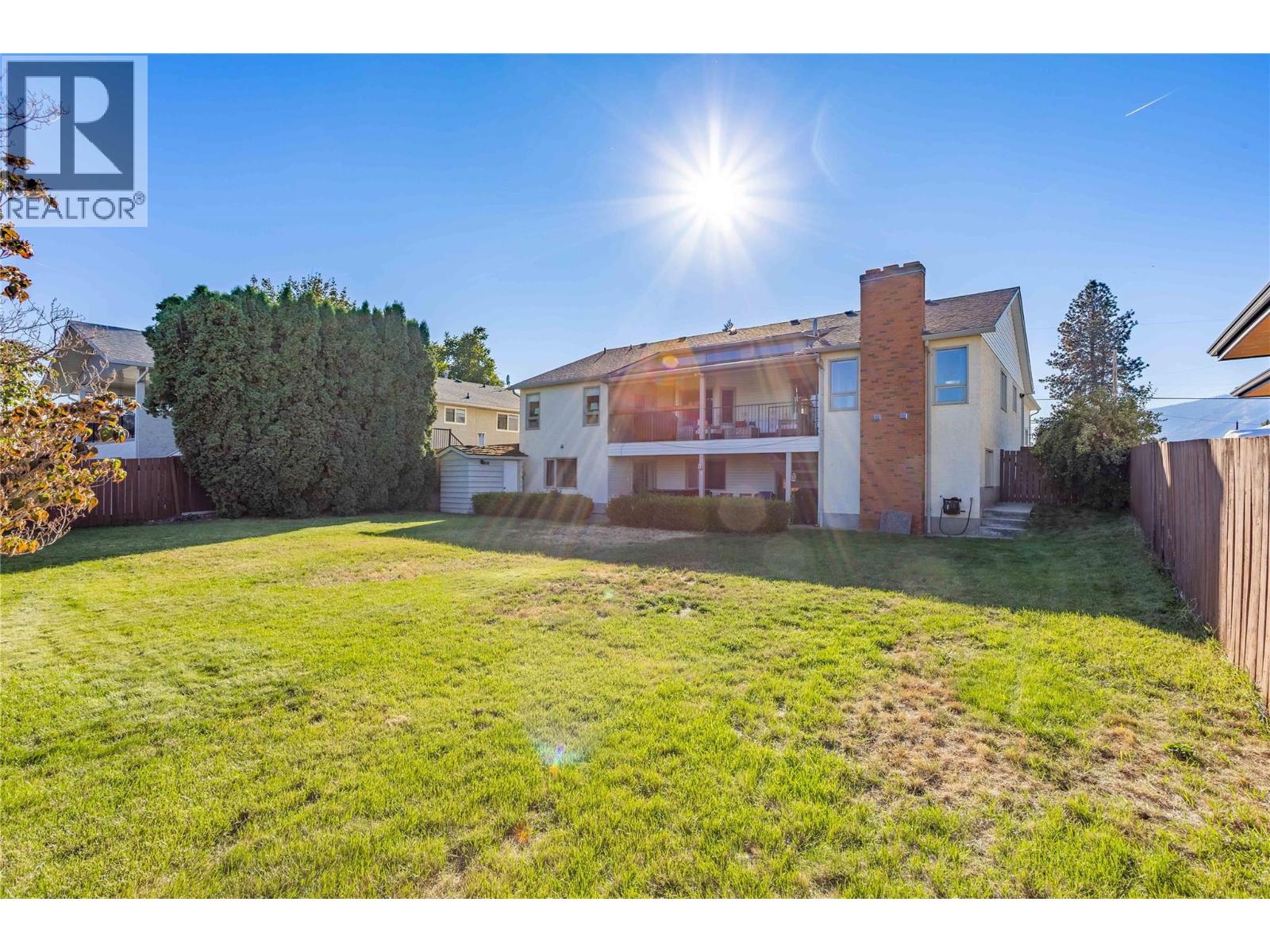  2245 Thacker Drive, West Kelowna