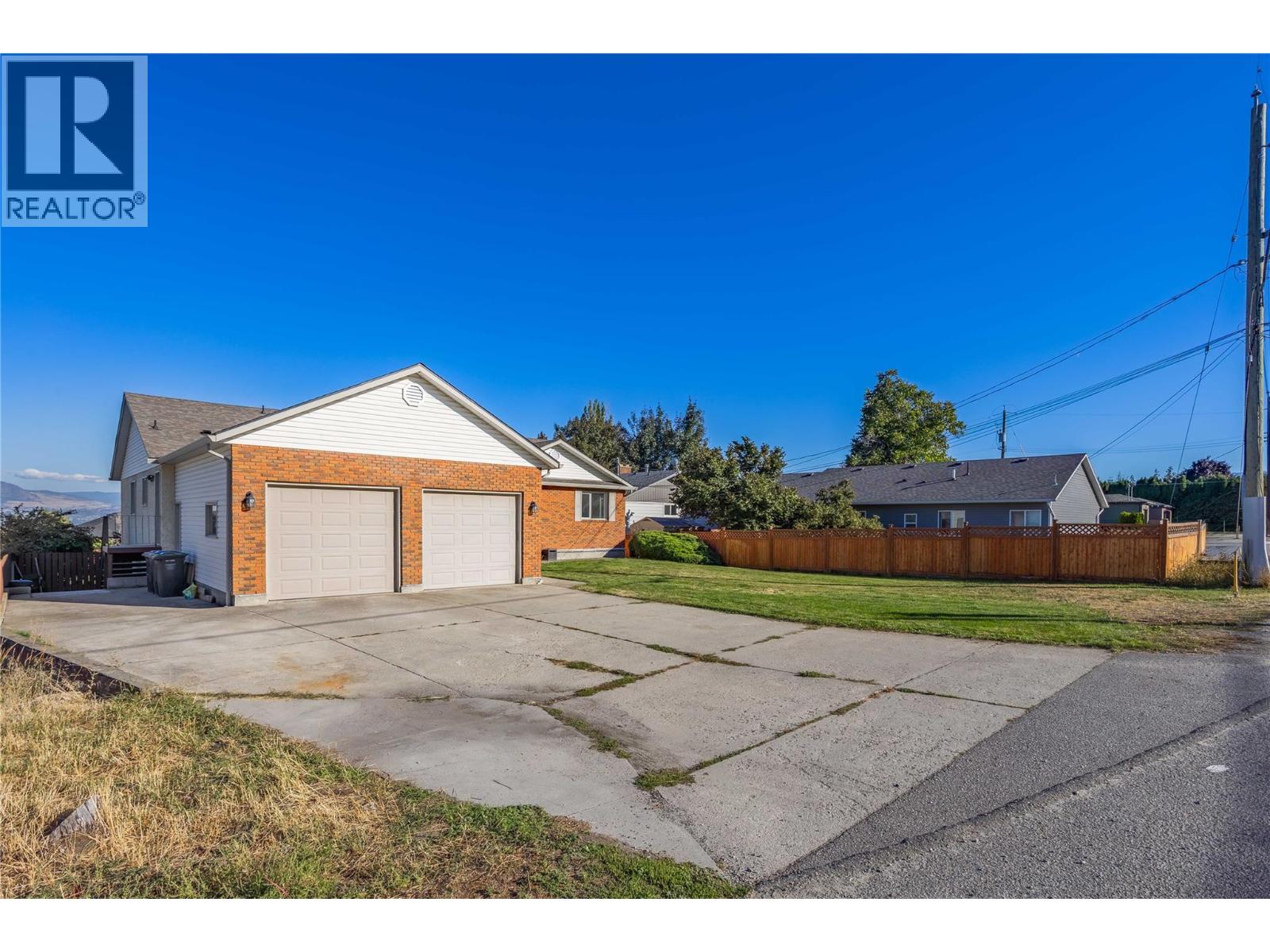  2245 Thacker Drive, West Kelowna