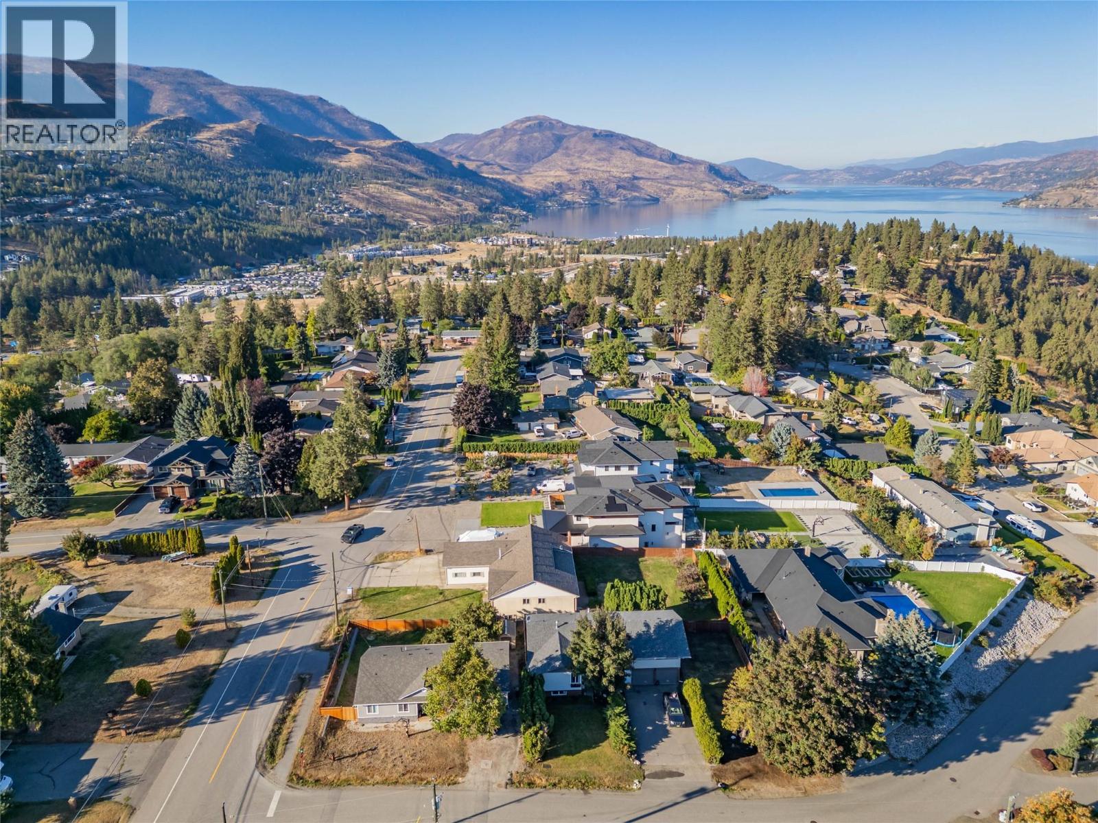  2245 Thacker Drive, West Kelowna