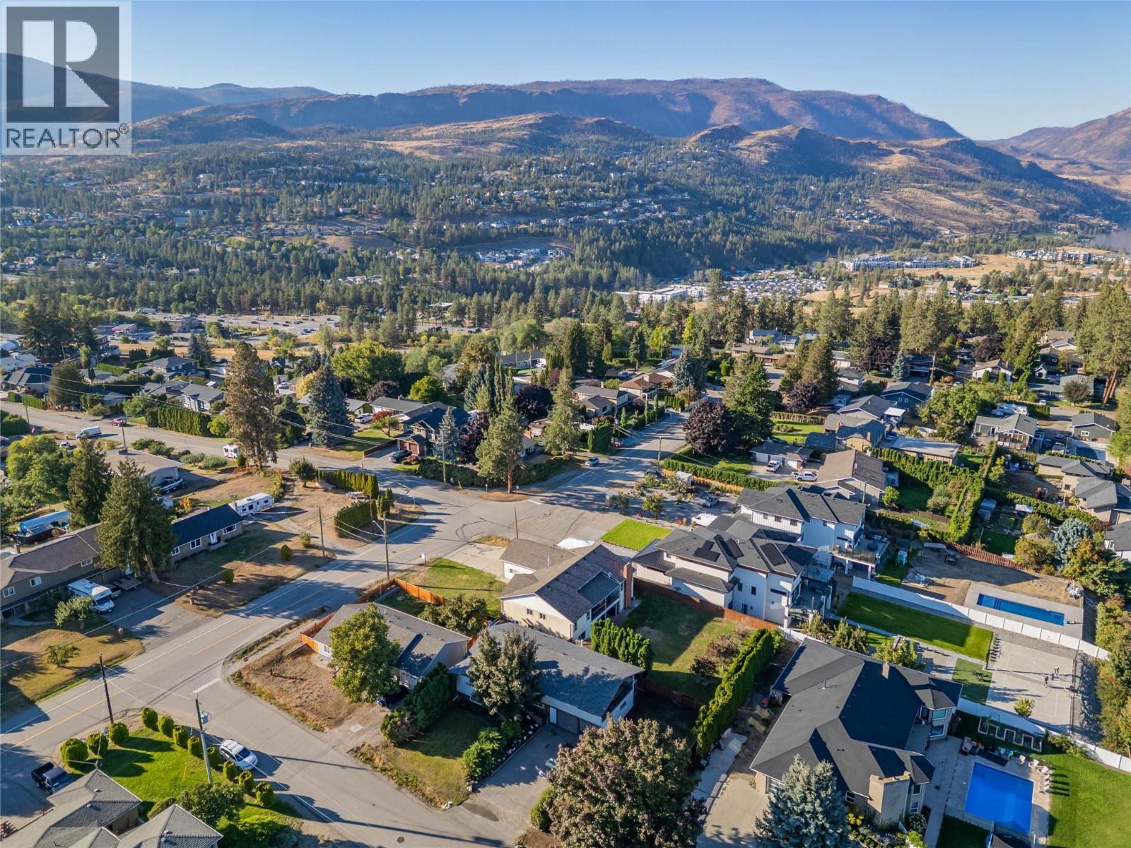  2245 Thacker Drive, West Kelowna