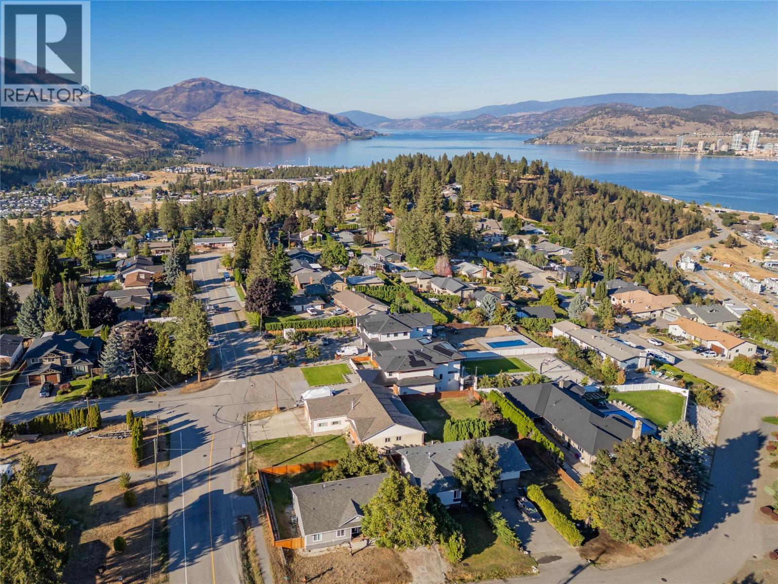  2245 Thacker Drive, West Kelowna