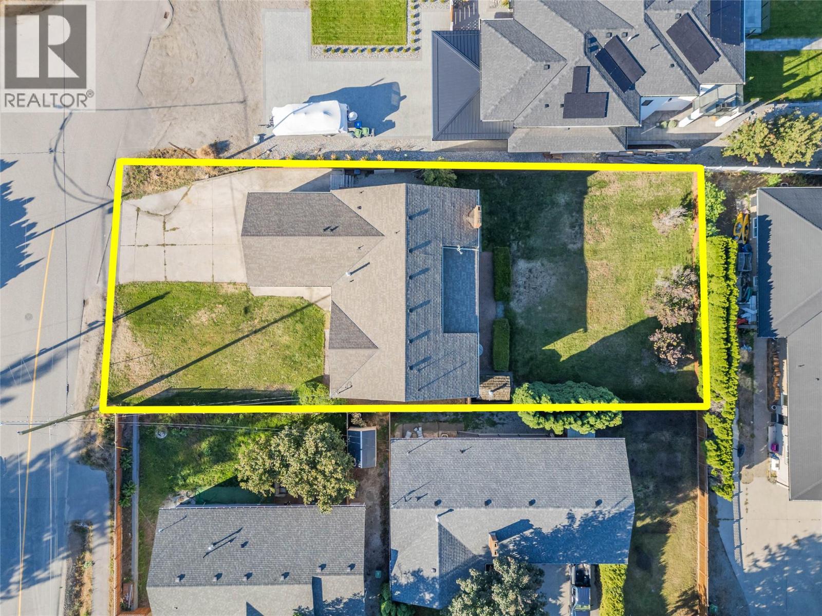  2245 Thacker Drive, West Kelowna