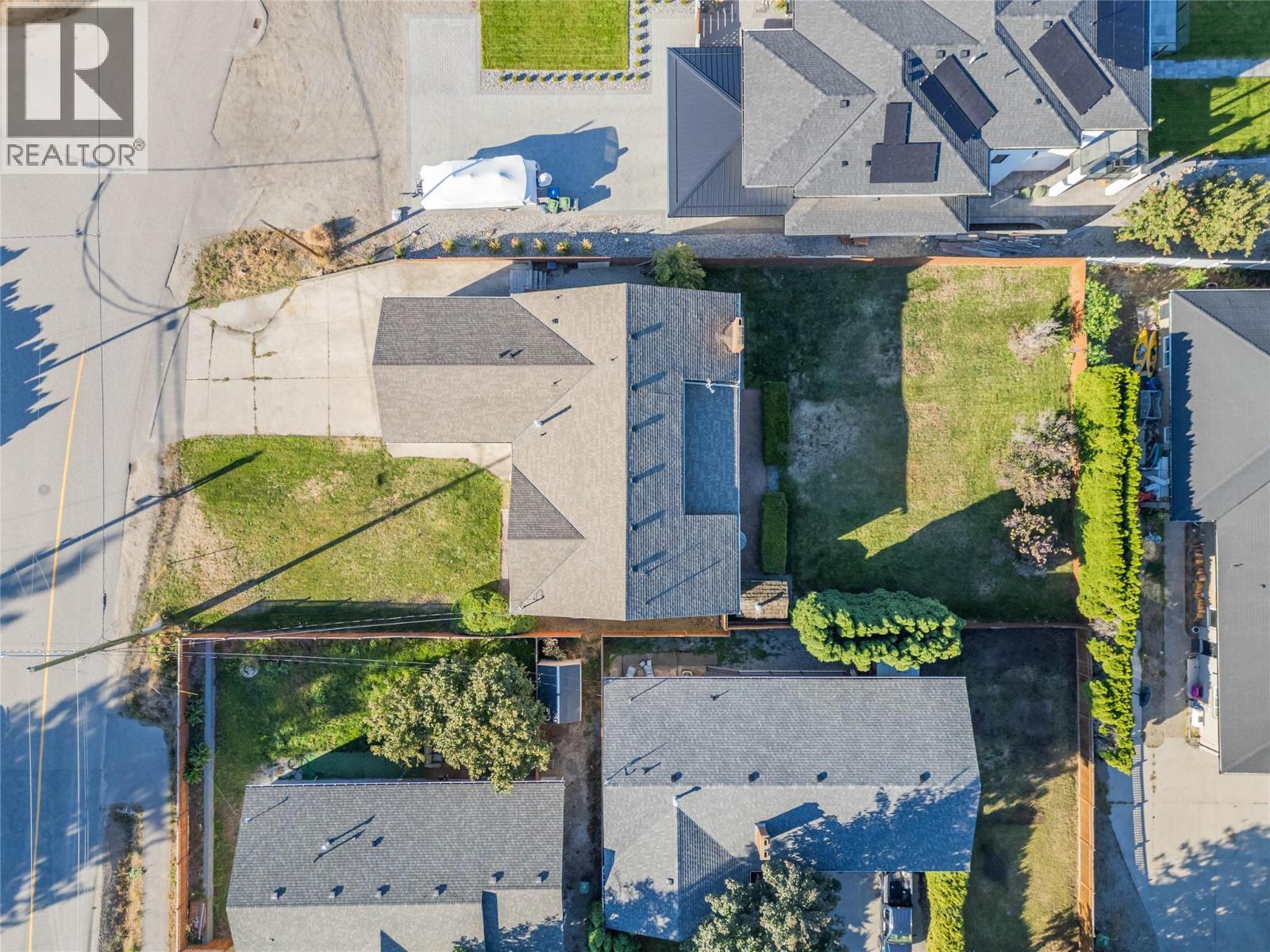 2245 Thacker Drive, West Kelowna