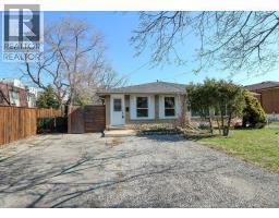 Photo of 881 Lawrence Road