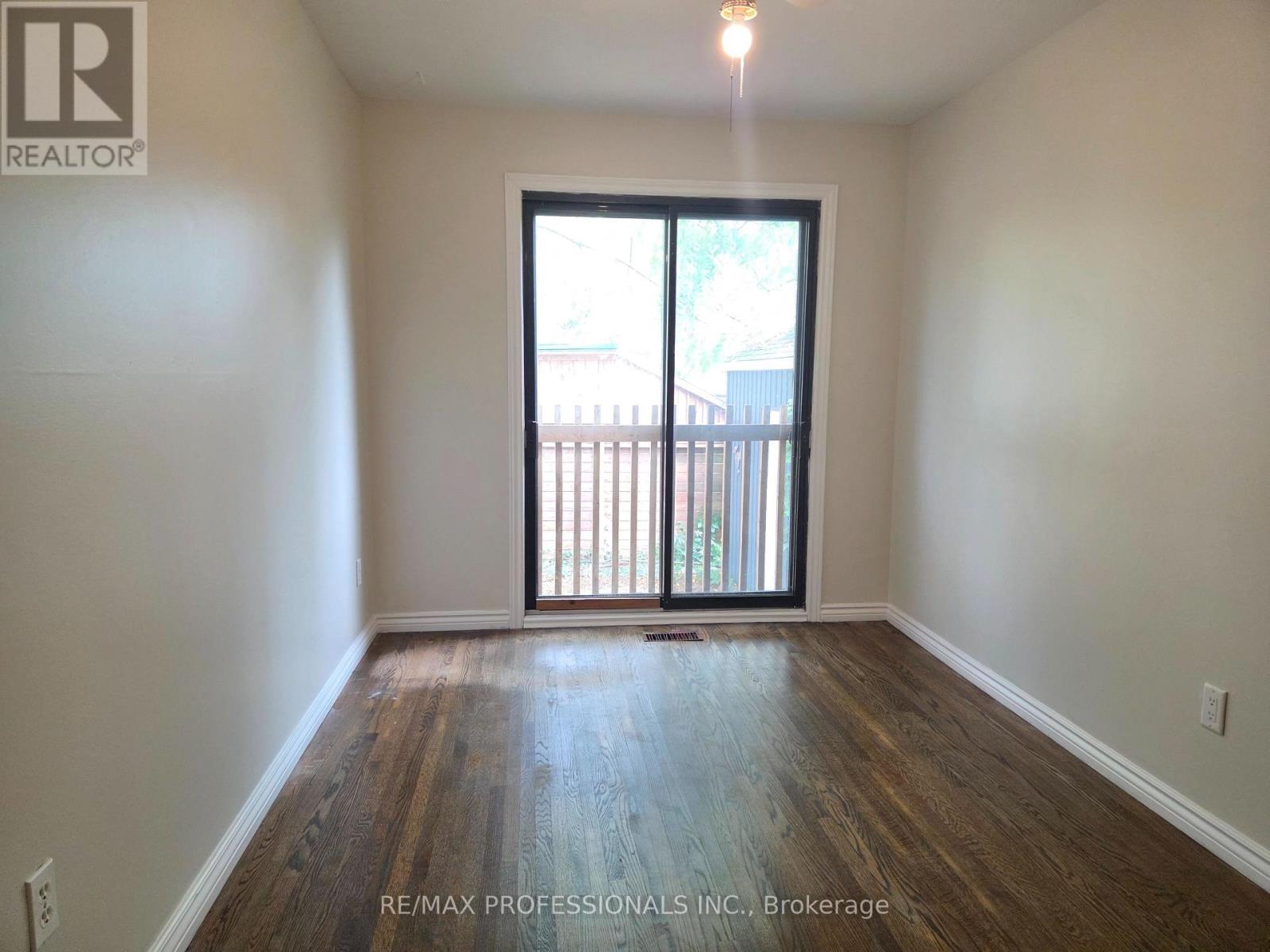 UPPER - 881 LAWRENCE ROAD, Hamilton (Glenview) — photo 11