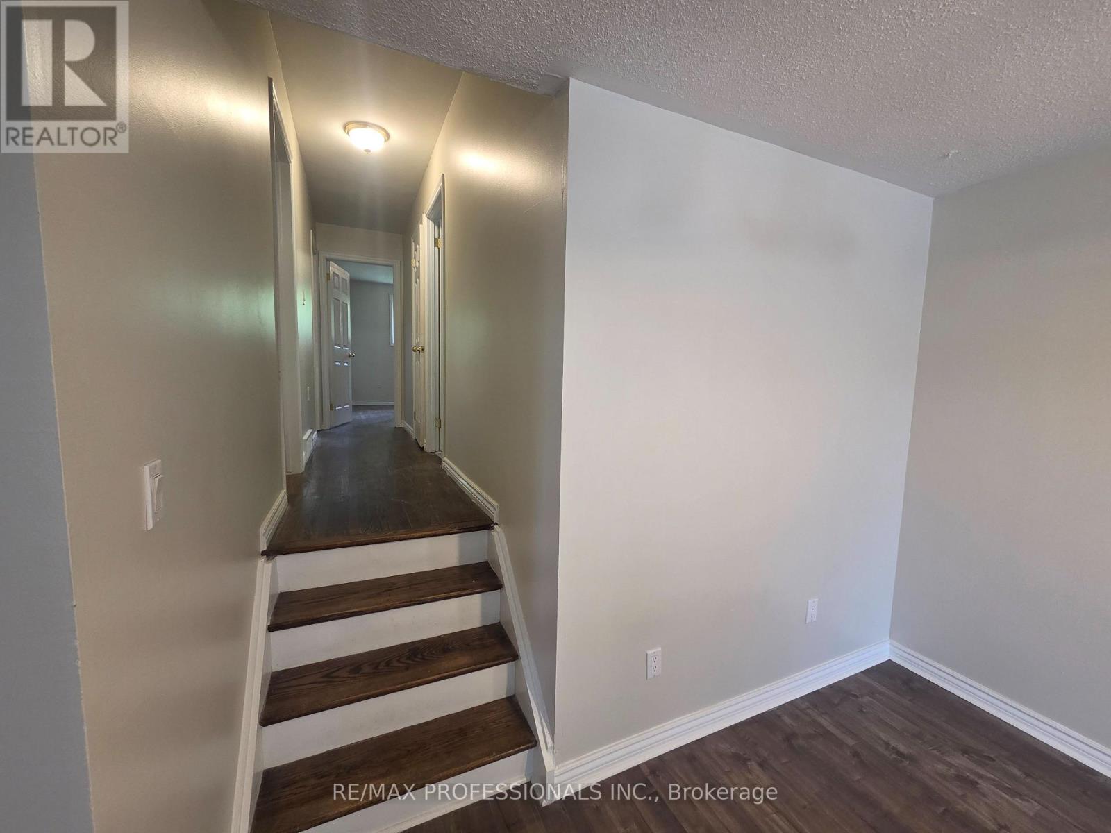 UPPER - 881 LAWRENCE ROAD, Hamilton (Glenview) — photo 6